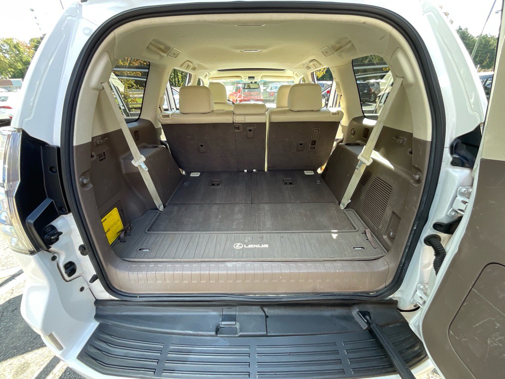 2017 Lexus GX 460 Image 39