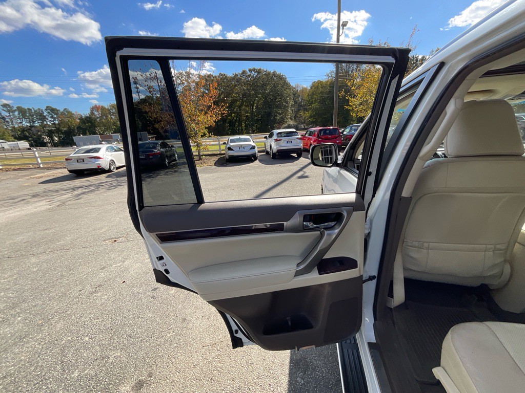 2017 Lexus GX 460 Image 43