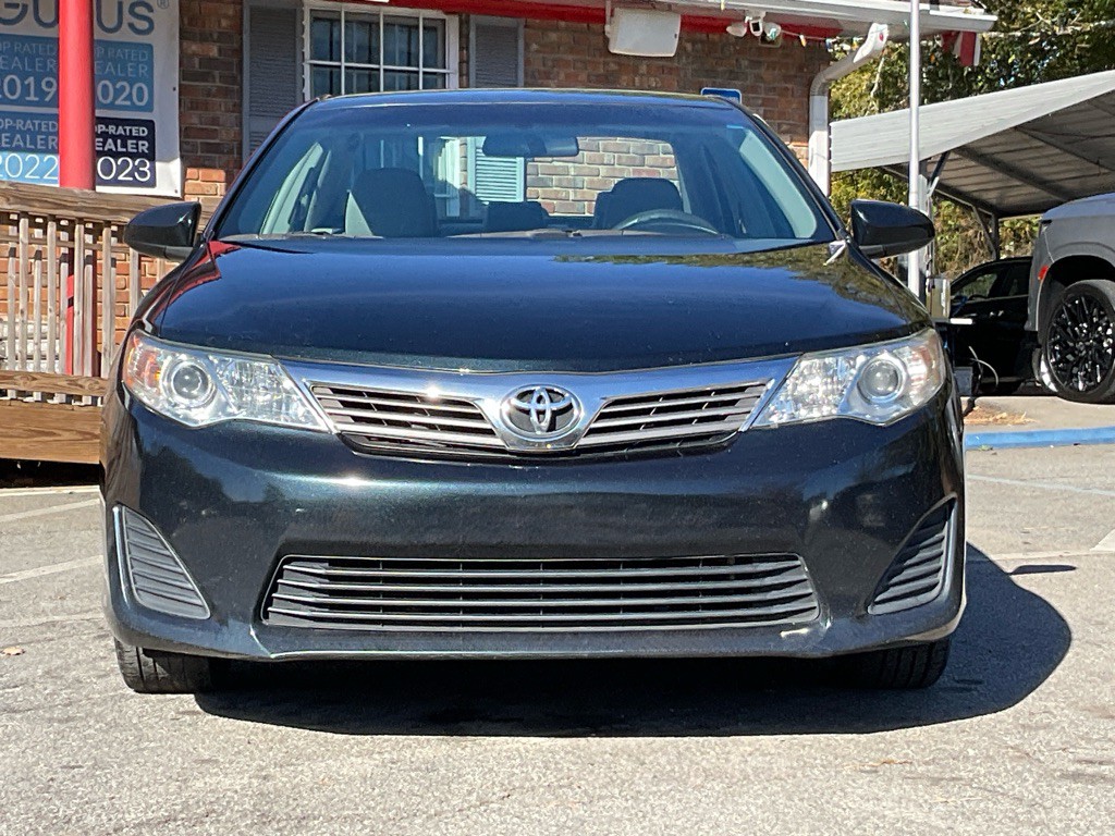 2012 Toyota Camry Image 2