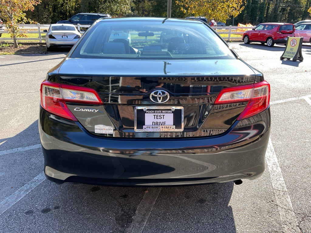 2012 Toyota Camry Image 6