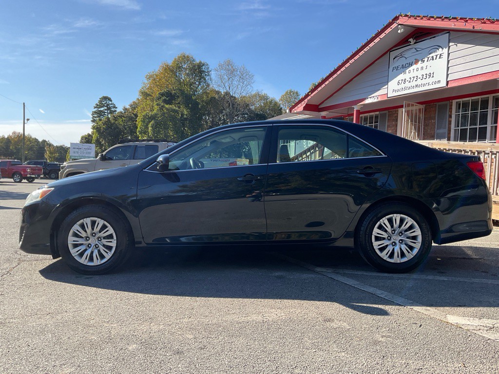 2012 Toyota Camry Image 8