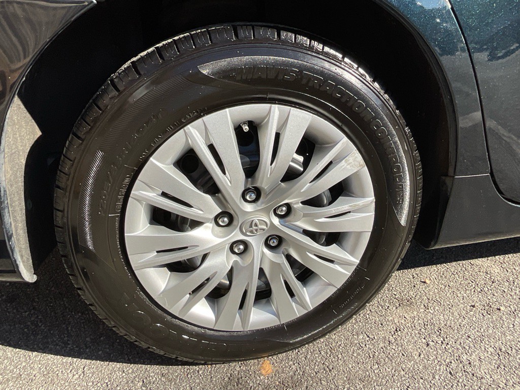 2012 Toyota Camry Image 11