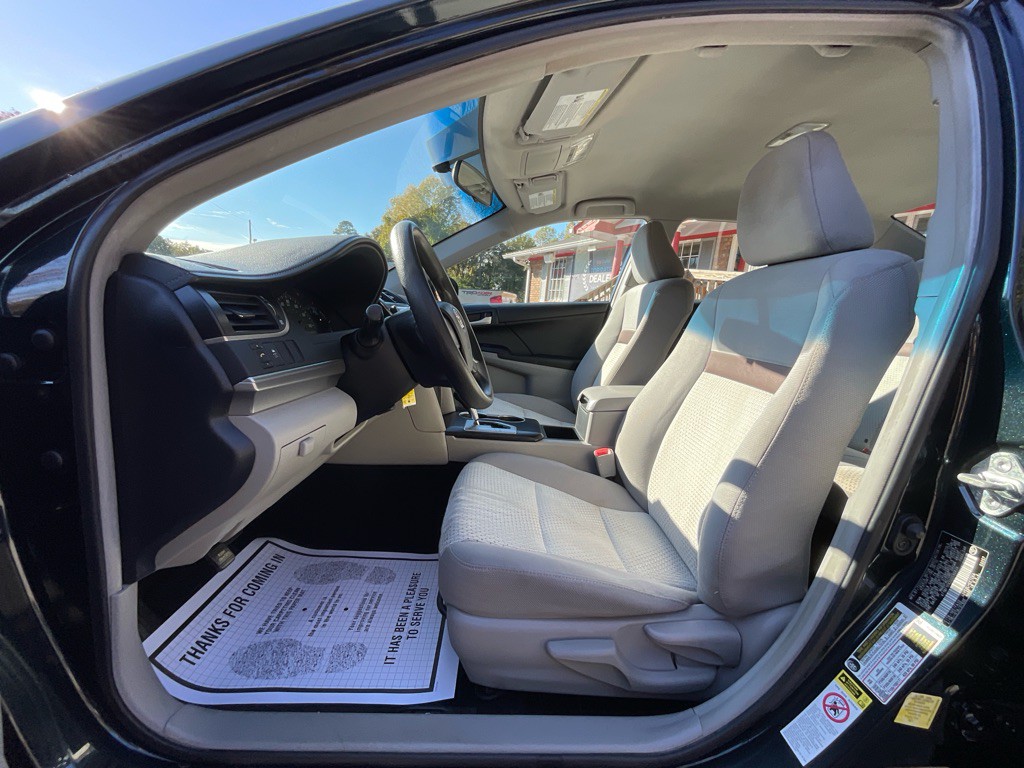 2012 Toyota Camry Image 13