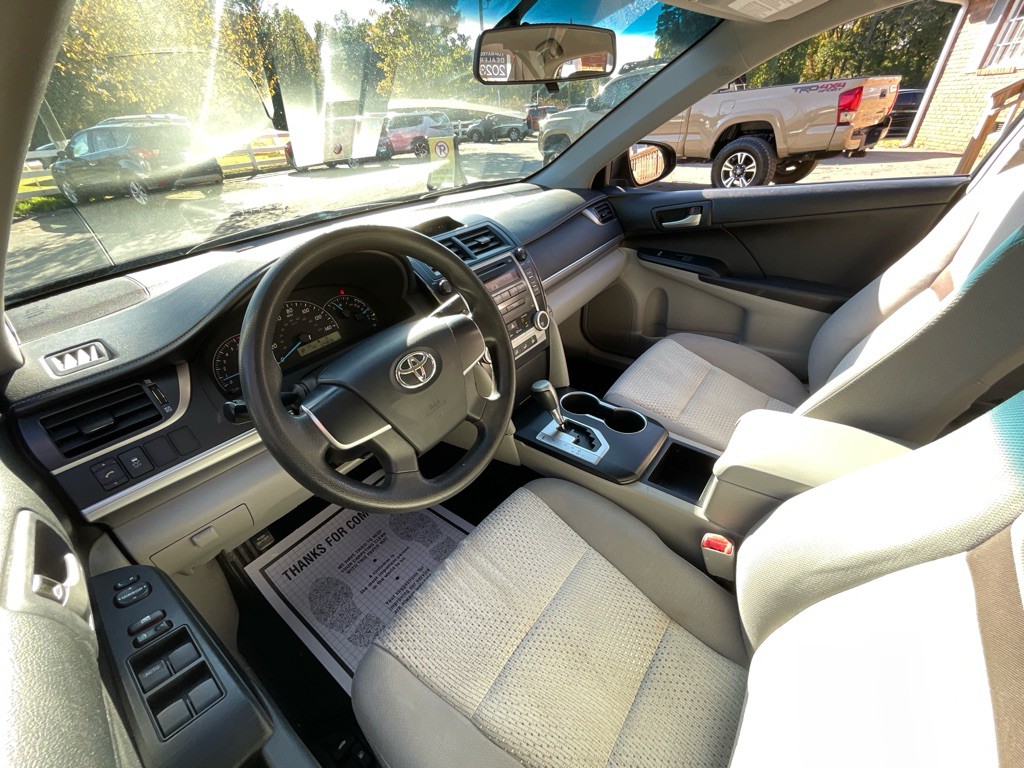 2012 Toyota Camry Image 14