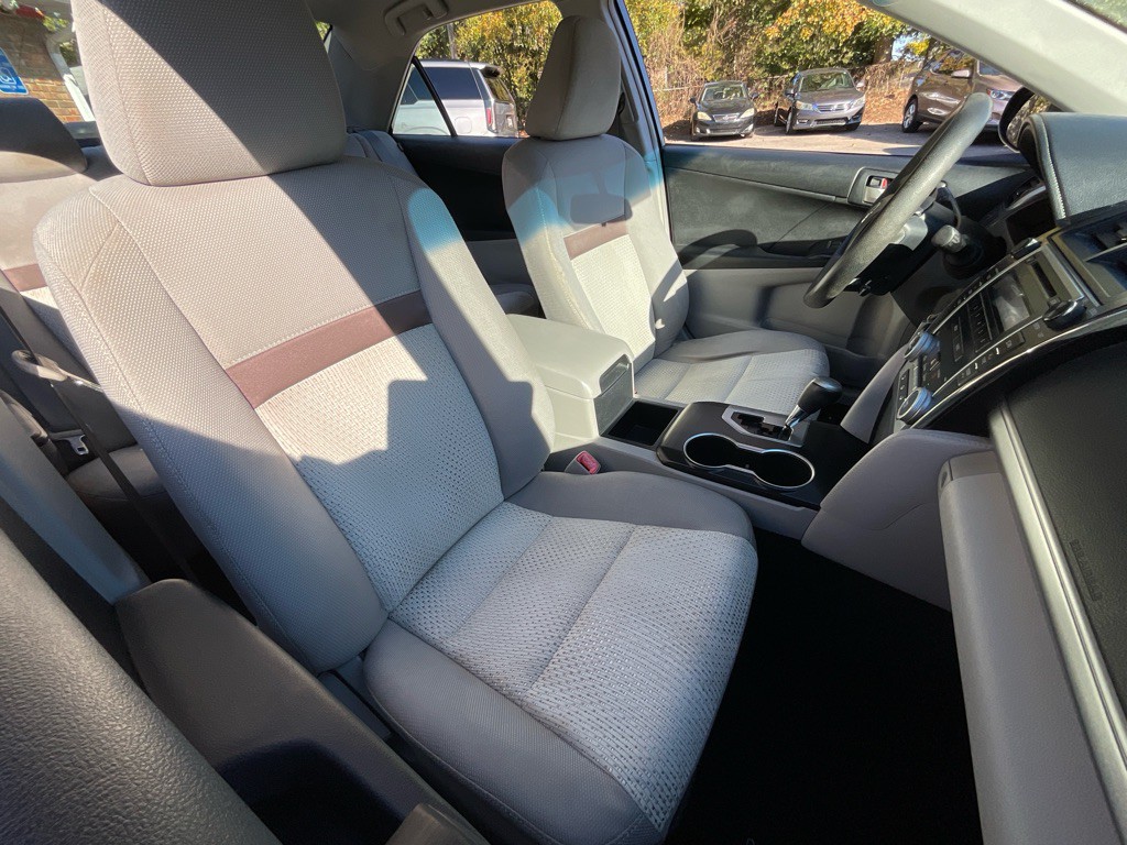 2012 Toyota Camry Image 18