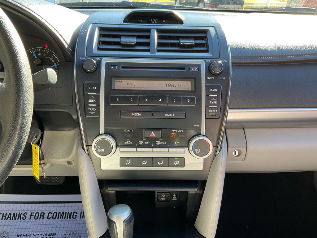 2012 Toyota Camry Image 21