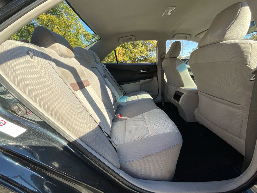 2012 Toyota Camry Image 28