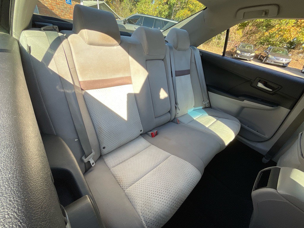 2012 Toyota Camry Image 30