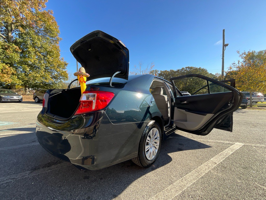 2012 Toyota Camry Image 32