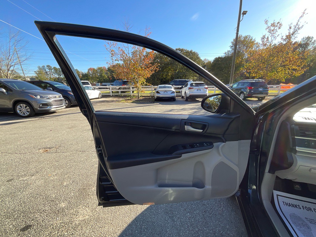 2012 Toyota Camry Image 35