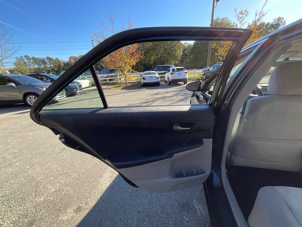 2012 Toyota Camry Image 38