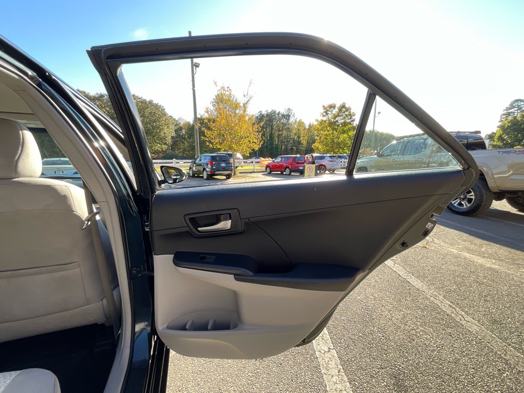 2012 Toyota Camry Image 40
