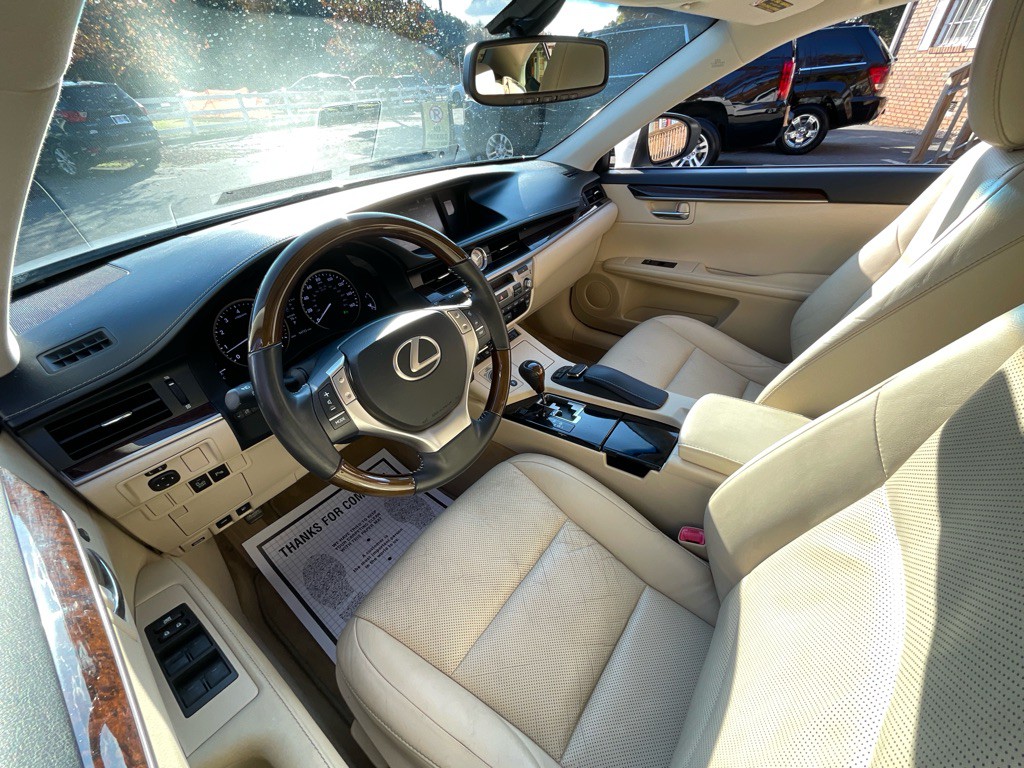 2015 Lexus ES 350 Image 14