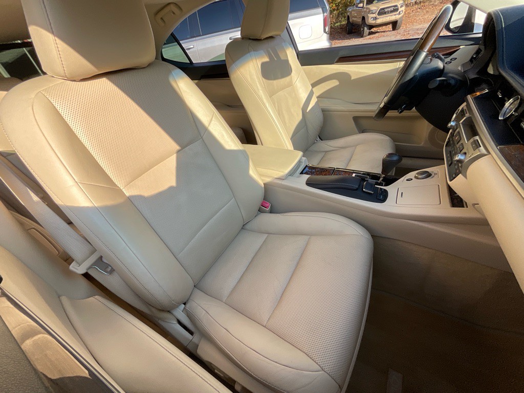 2015 Lexus ES 350 Image 18