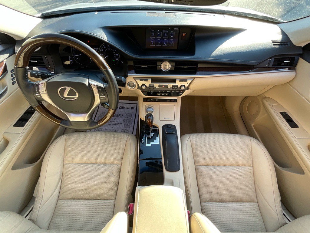 2015 Lexus ES 350 Image 20