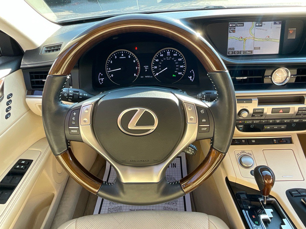 2015 Lexus ES 350 Image 22