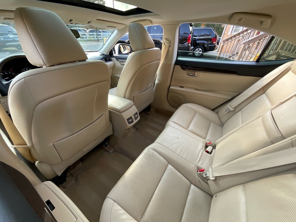 2015 Lexus ES 350 Image 29