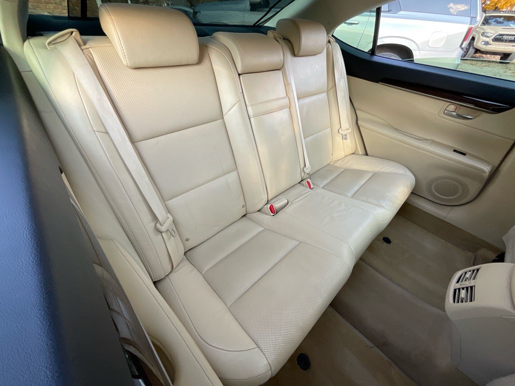 2015 Lexus ES 350 Image 33