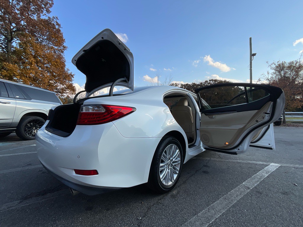 2015 Lexus ES 350 Image 36