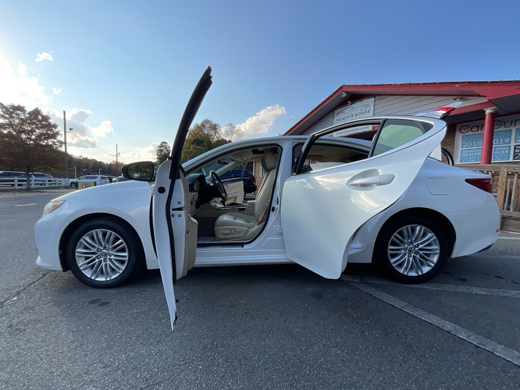 2015 Lexus ES 350 Image 37