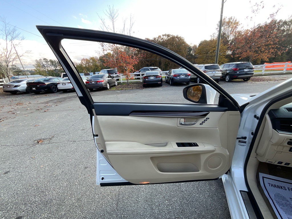 2015 Lexus ES 350 Image 39