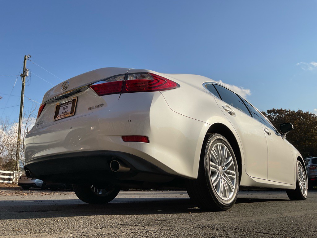 2015 Lexus ES 350 Image 46