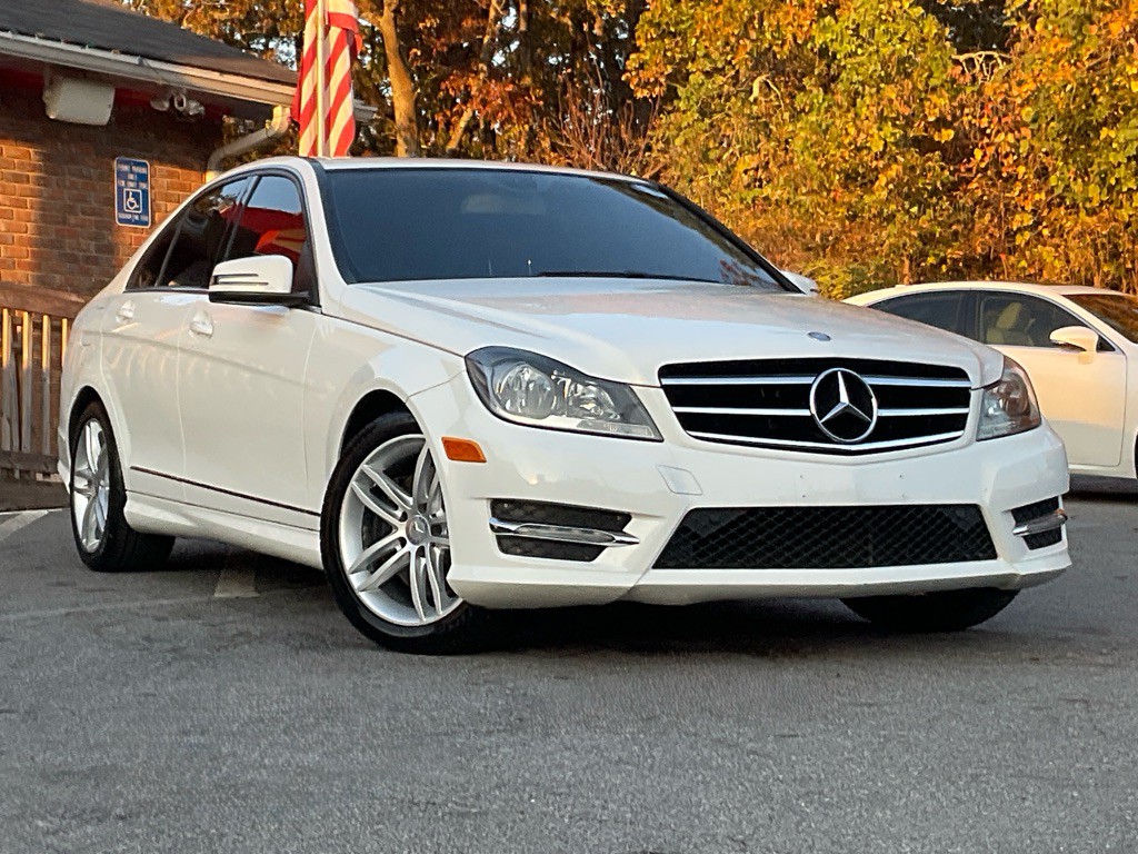 2014 Mercedes-Benz C-Class Image 3