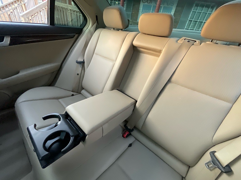 2014 Mercedes-Benz C-Class Image 33