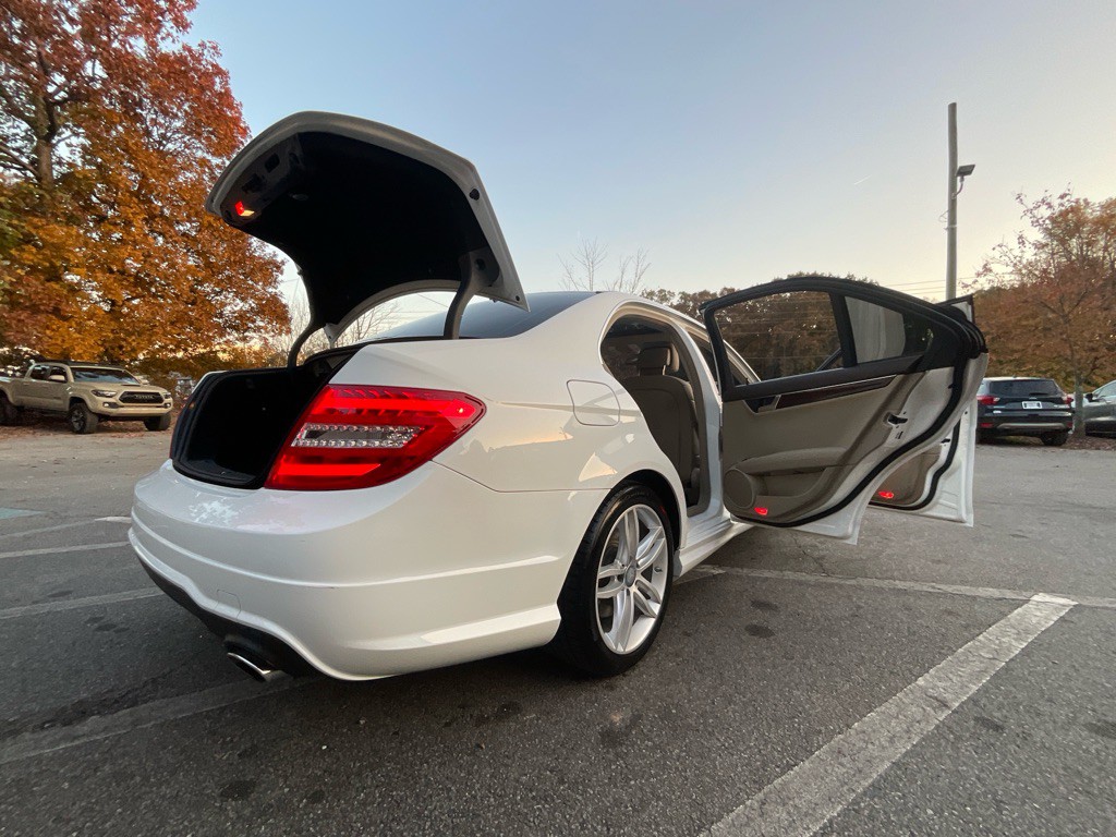2014 Mercedes-Benz C-Class Image 35