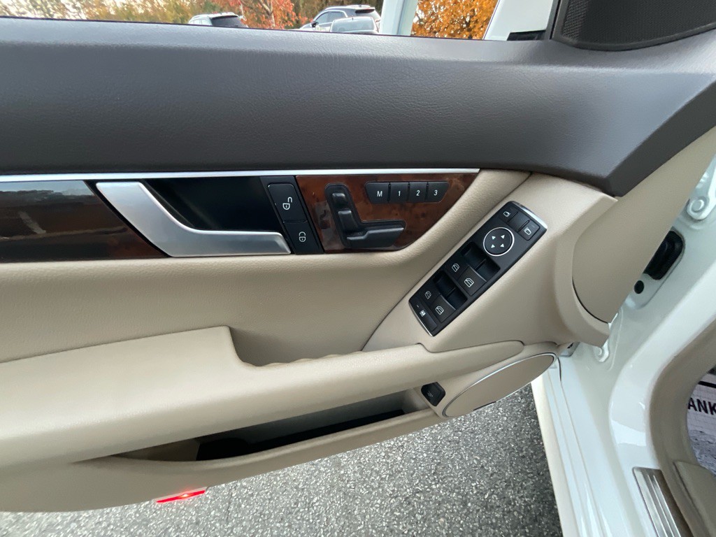 2014 Mercedes-Benz C-Class Image 39