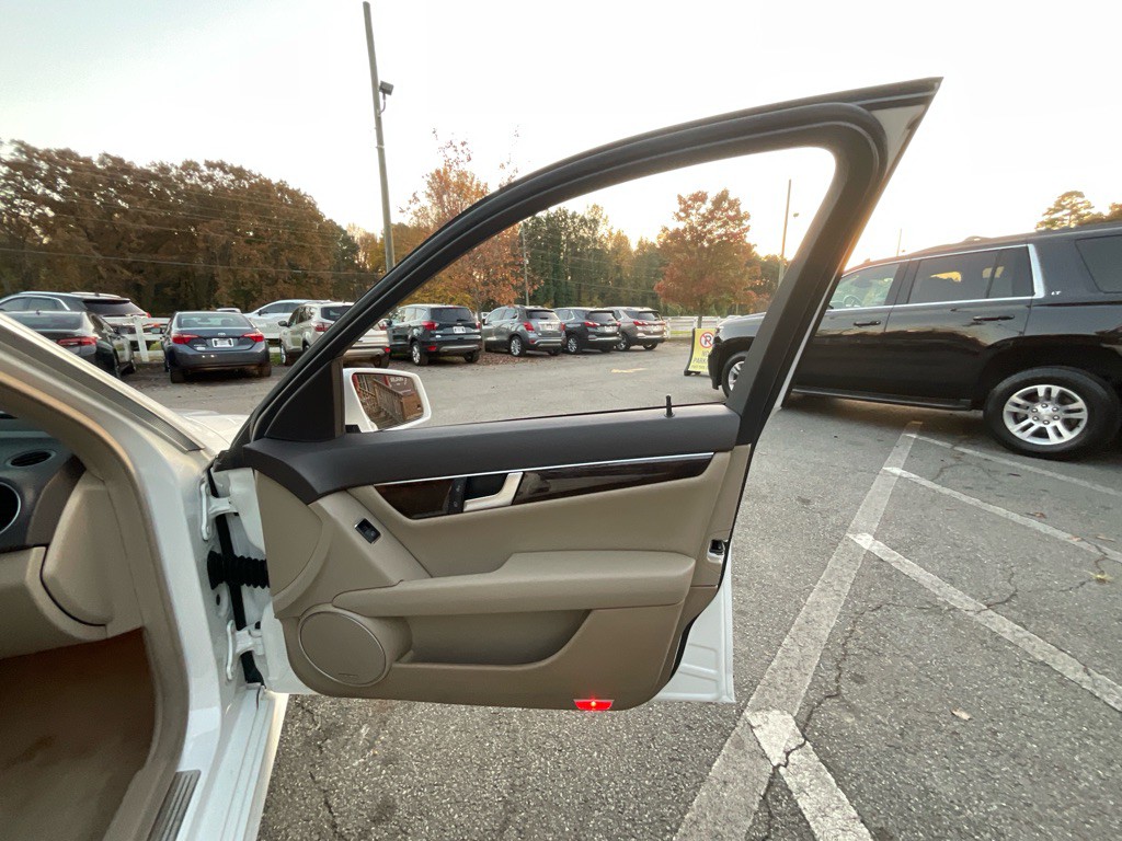 2014 Mercedes-Benz C-Class Image 43