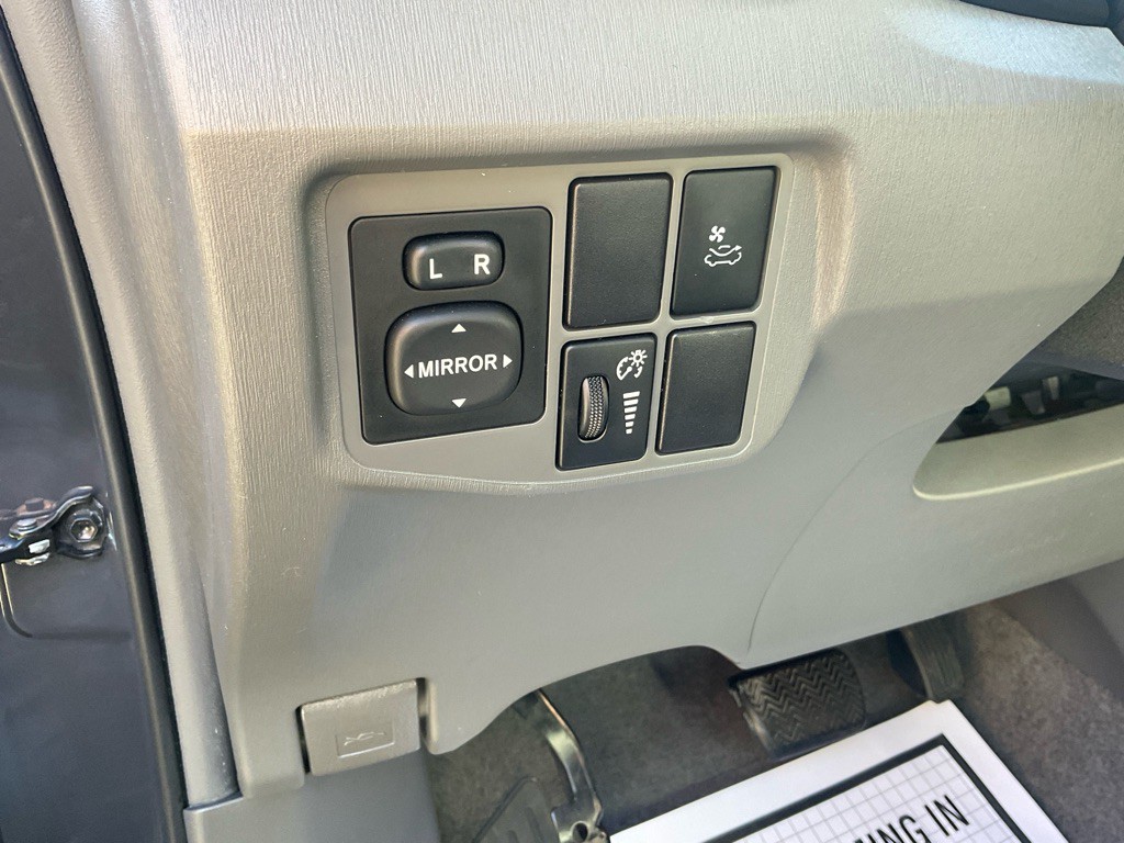 2010 Toyota Prius Image 44