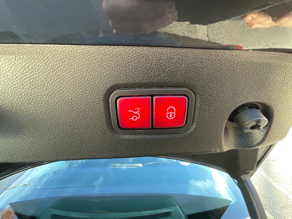 2016 Mercedes-Benz CLS-Class Image 40