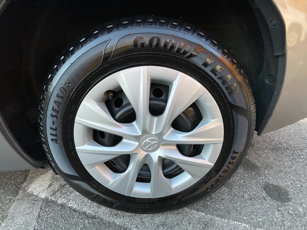 2014 Toyota Corolla Image 12