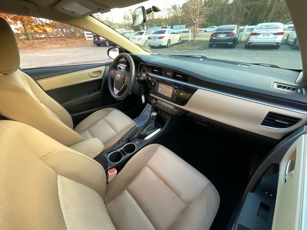 2014 Toyota Corolla Image 18