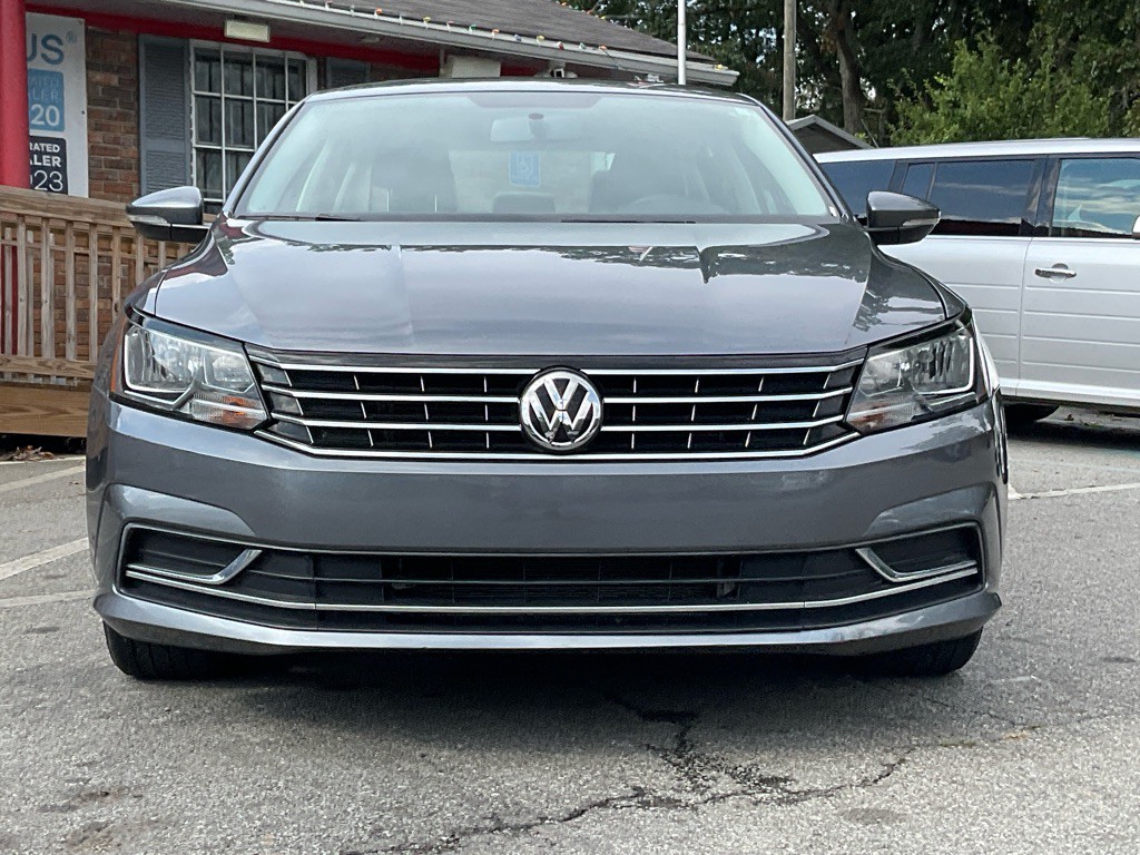 2019 Volkswagen Passat Image 2