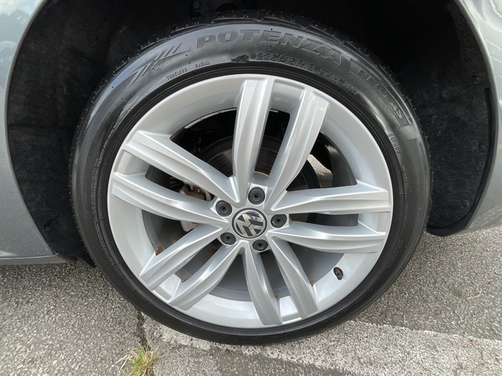 2019 Volkswagen Passat Image 13