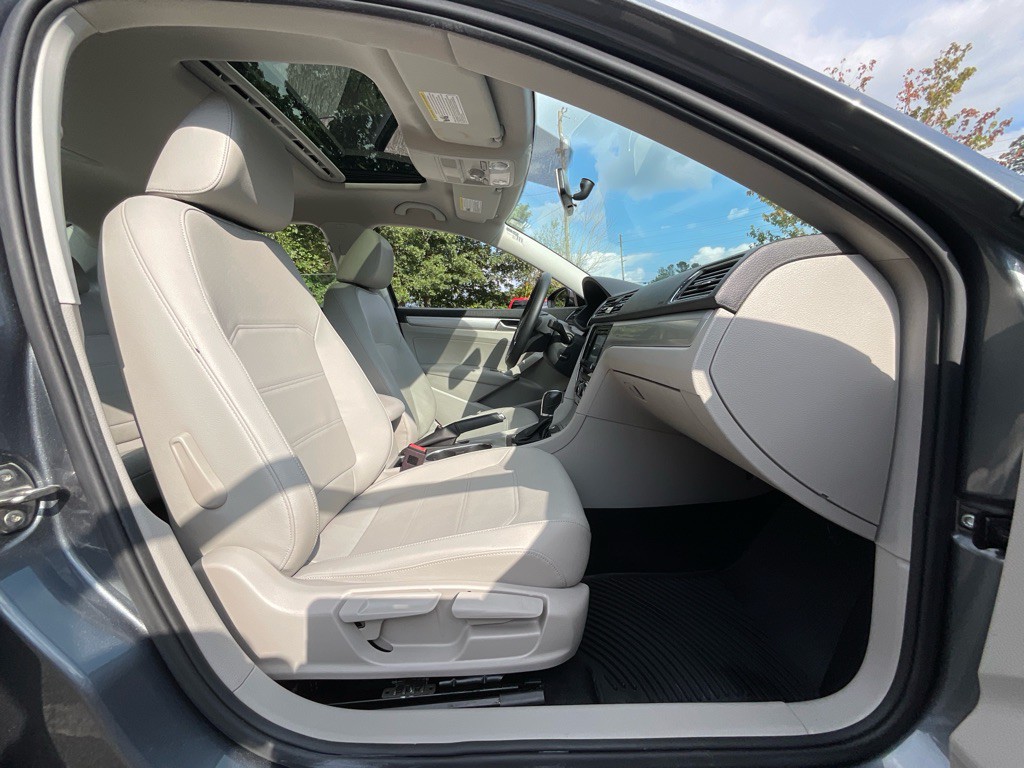 2019 Volkswagen Passat Image 18