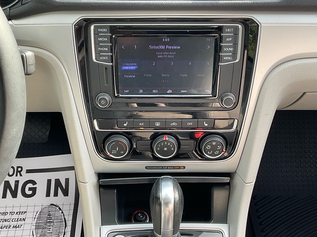 2019 Volkswagen Passat Image 23