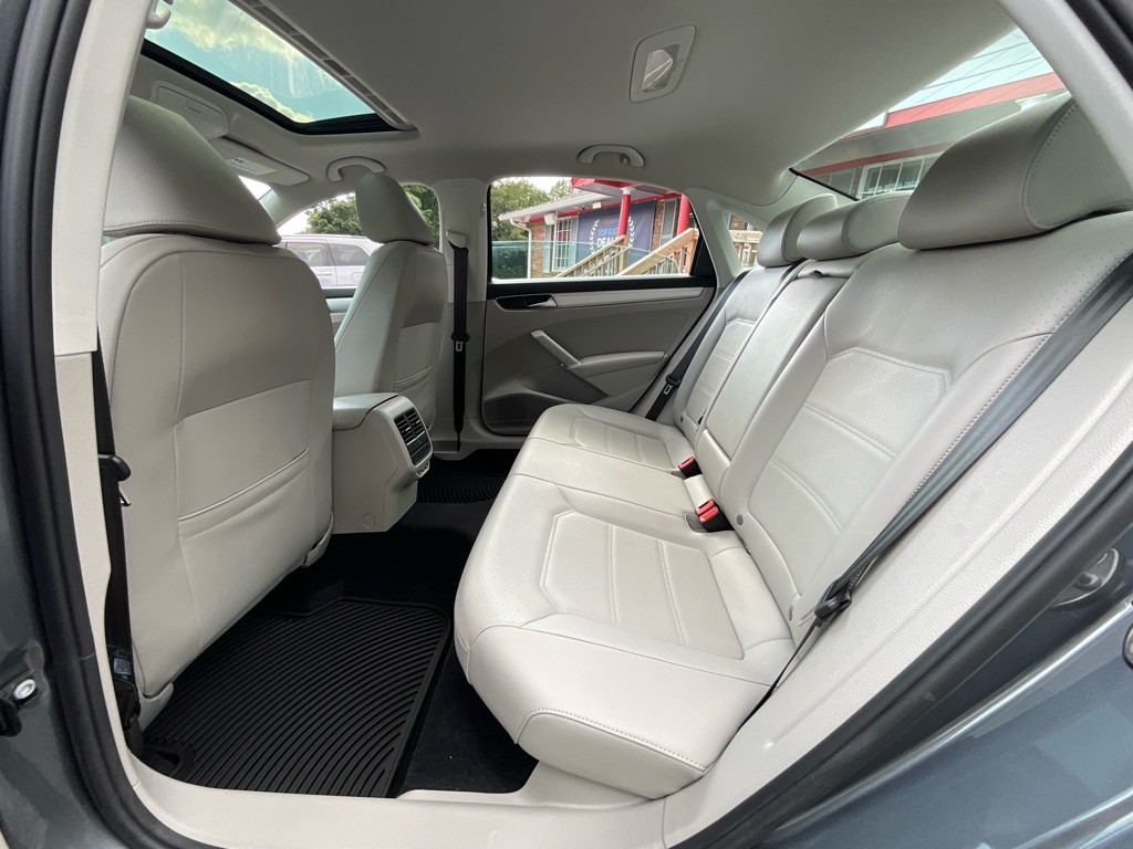 2019 Volkswagen Passat Image 29