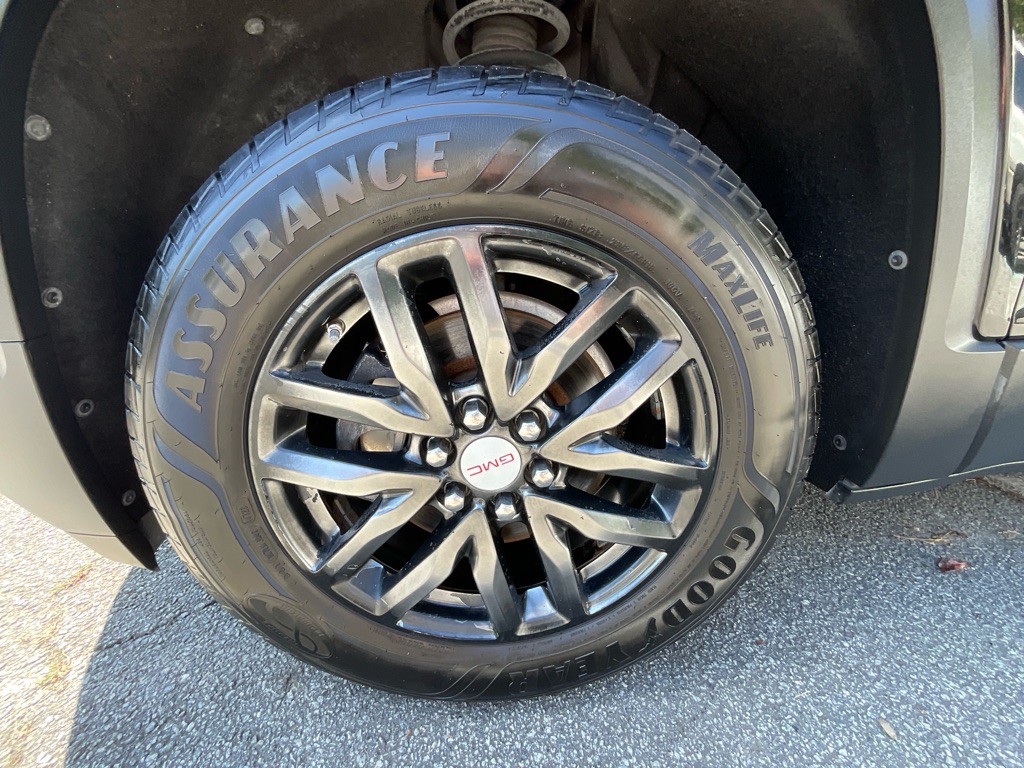 2017 GMC Acadia Image 13