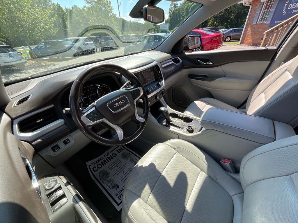 2017 GMC Acadia Image 16