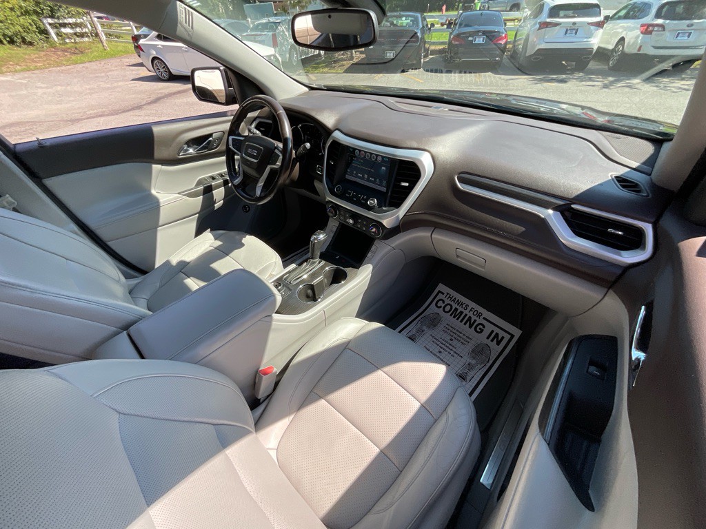 2017 GMC Acadia Image 19