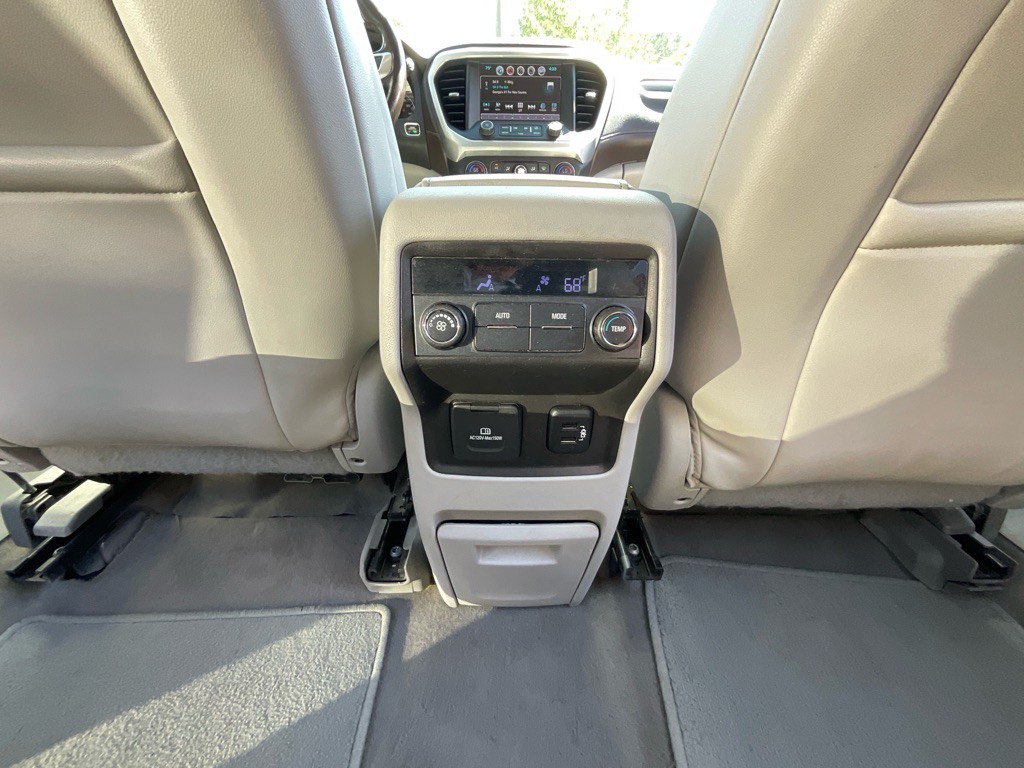 2017 GMC Acadia Image 33