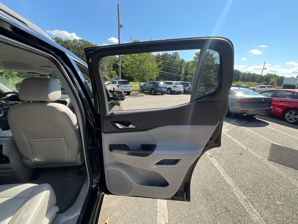 2017 GMC Acadia Image 47