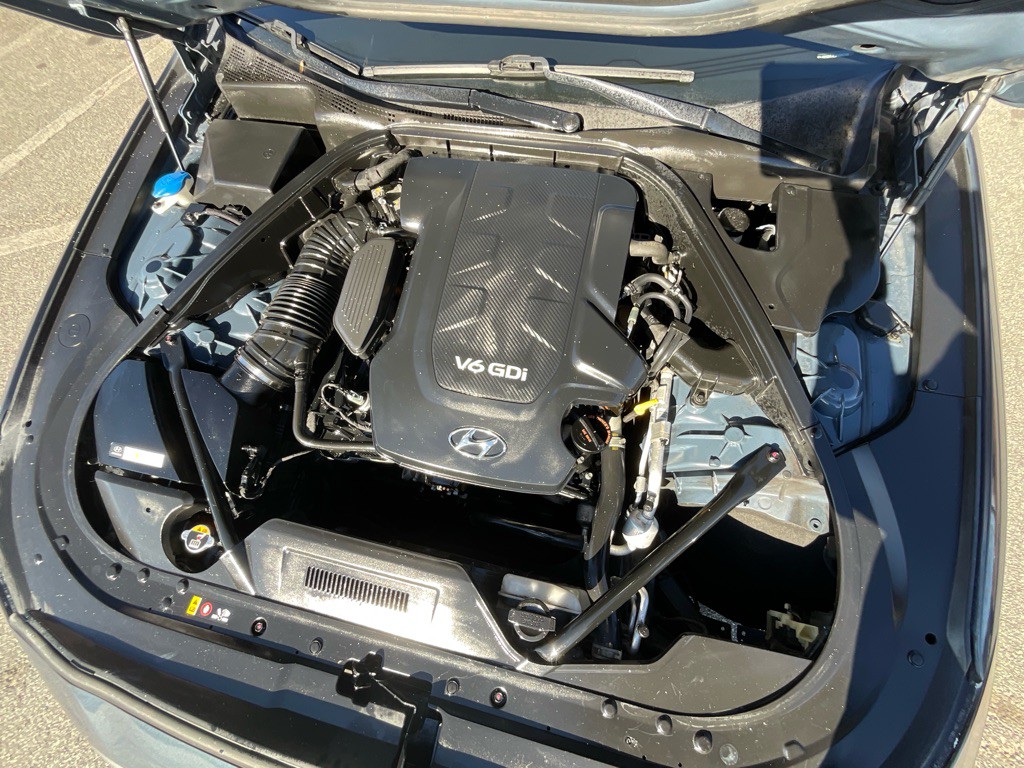 2015 Hyundai Genesis Image 13