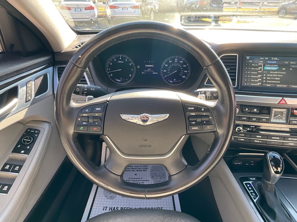 2015 Hyundai Genesis Image 23