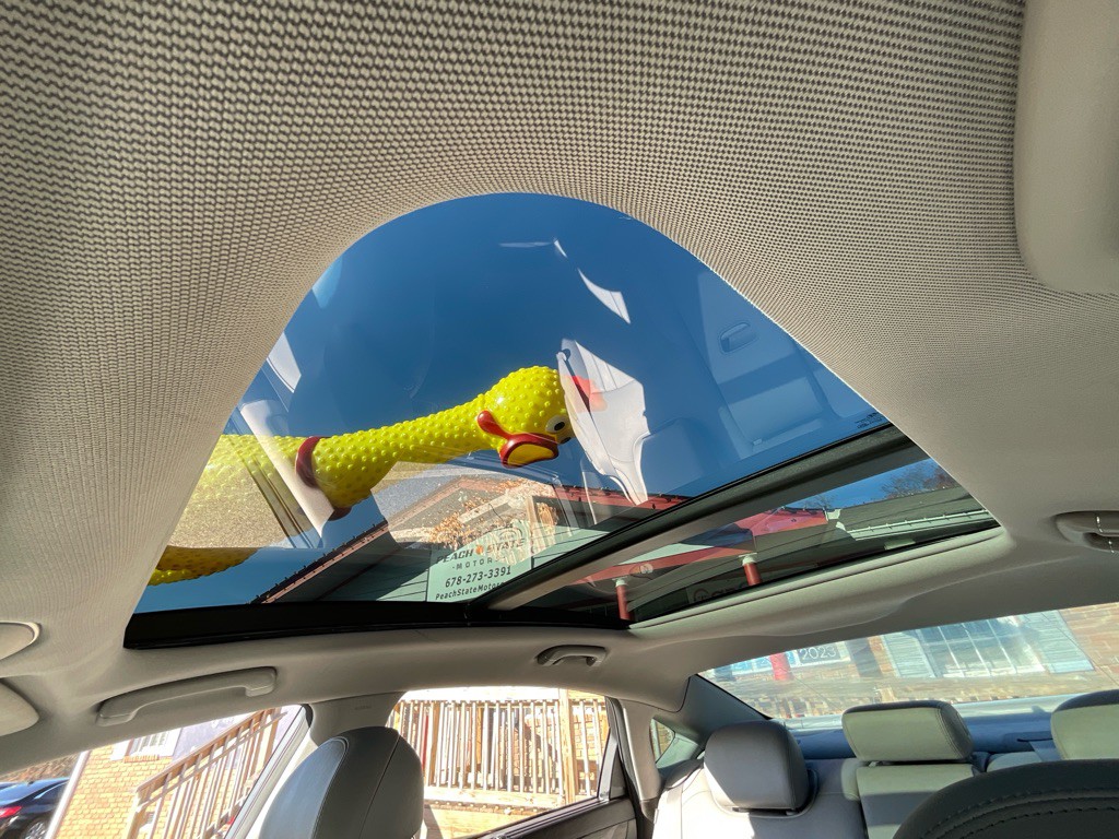 2015 Hyundai Genesis Image 28