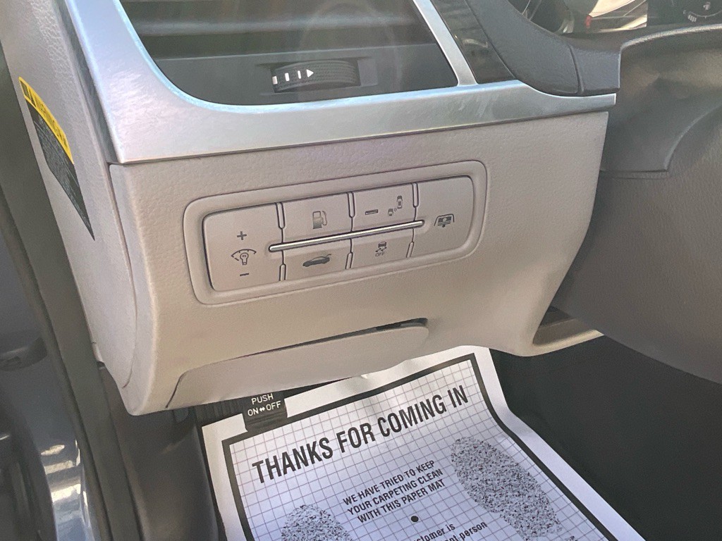 2015 Hyundai Genesis Image 42