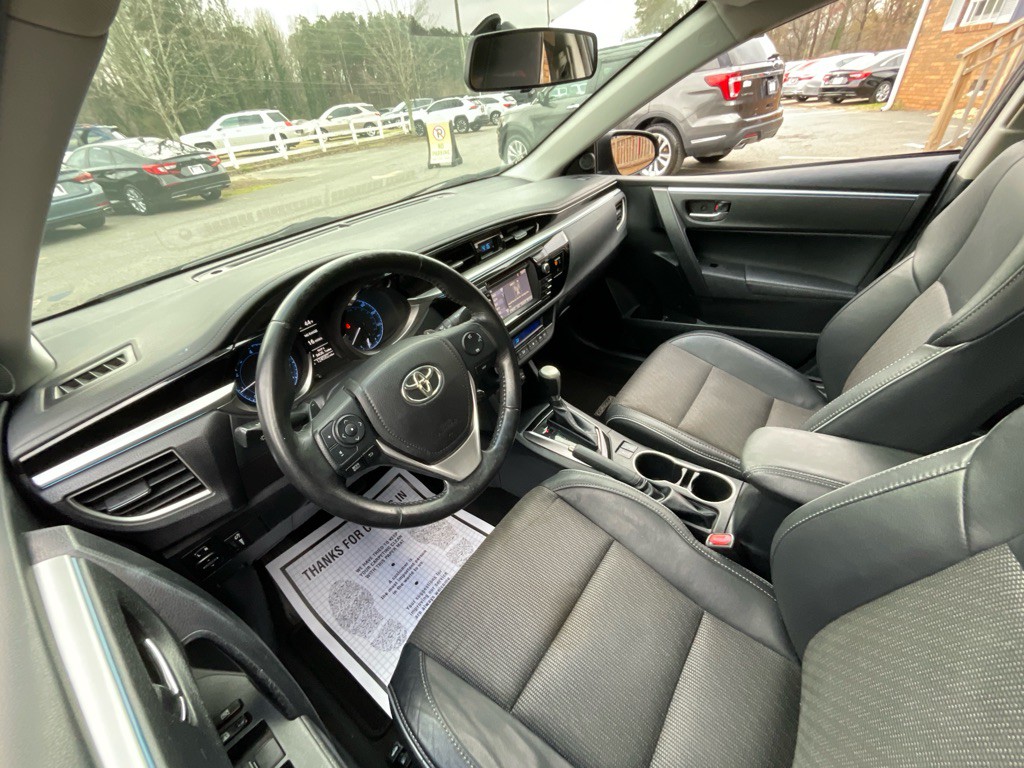 2016 Toyota Corolla Image 15